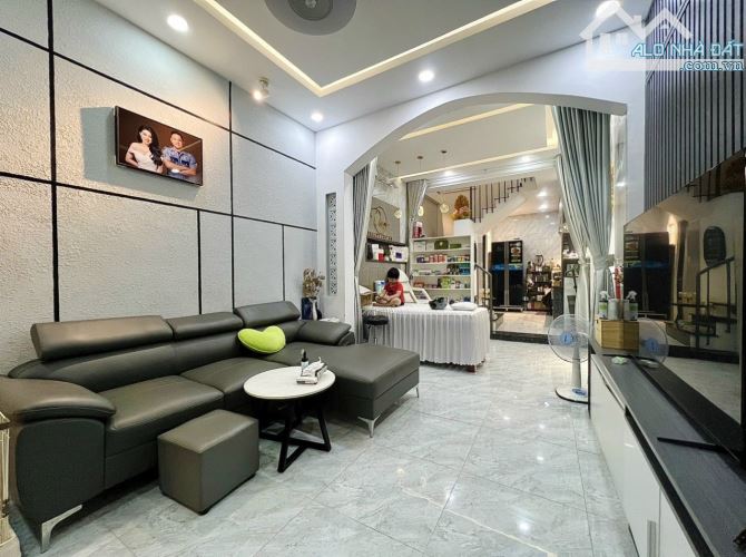 Bán nhà HXH 8m Ni Sư Huỳnh Liên - 4.6 x 15.5 - 69m2 - 4 tầng - giá 11.5 tỷ TL - 3