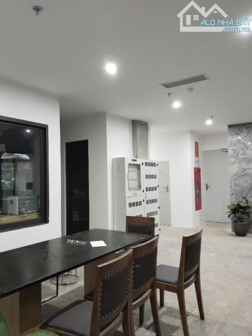 ⭐️BÁN GẤP NHÀ TỪ HOA CÔNG CHÚA 180m2 x 8 TẦNG DOANH THU KHỦNG GIÁ 73 TỈ CÓ THƯƠNG LƯỢNG. - 3