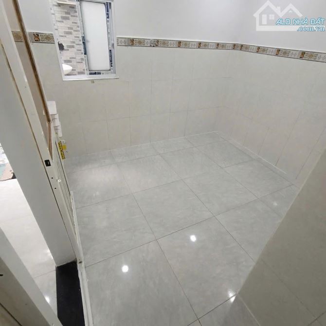 Bán nhà 2 tầng hẻm số 5 đường Nguyễn Oanh phường 17 quận gò vấp - 3