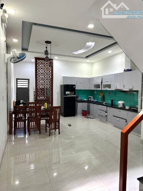 Nhà 3 Tầng kiên cố cực đẹp mặt tiền đường Nghiêm Xuân Yêm - Khu Nam Việt Á - Giá 9,x tỷ - 3