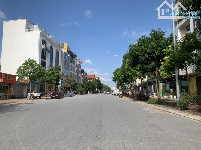 Bán 85m đất mặt phố Thành Trung, Trâu Quỳ, vị trí đắc địa nhất Gia Lâm, trục chính nối Vin - 3