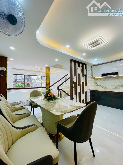 Bán nhà gần trường học Tân Sơn, hẻm 1 căn ra mặt tiền, nhà 5 tầng, ngang 5m, 6 tỷ + - 3