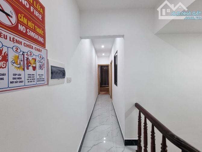 Bán nhà đẹp khu Nguyên Hồng! CHDV 10 phòng khép kín, dòng tiền 45 tr/th, 55m2 x5 tầng - 3