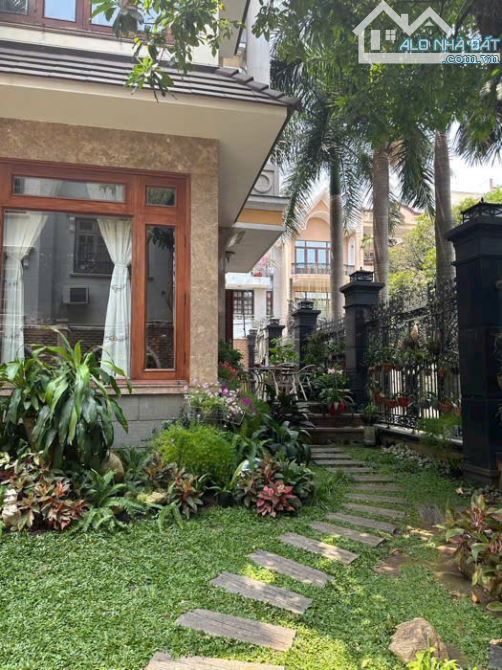Bán Biệt thự 2 MT Đường số 21, P. Bình An, Quận 2 - Sát Bến Du Thuyền. 25m x 14m- 63 tỷ TL - 4