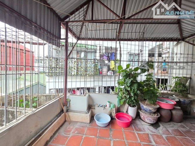 BÁN NHÀ MẶT NGÕ GẦN HỒ 10 TỶ 50m 5 TẦNG MT 6,8m Ô TÔ 4 CHỖ ĐỖ CỬA LẠC LONG QUÂN TÂY HỒ - 4