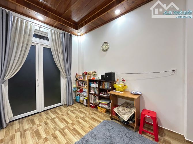 NHÀ PHỐ 107M2 3TẦNG 4P 4WC CÓ BAN CÔNG, TẦNG HẦM SIÊU RỘNG Ở MÊ LINH P9 GIÁ 6,3 TỶ - 4