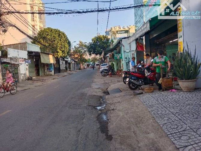 Bán nhà Quận 2, Nguyễn Tuyển, ngang 4,5m, sát MT, sổ vuông đẹp, 4.xx tỷ - 4