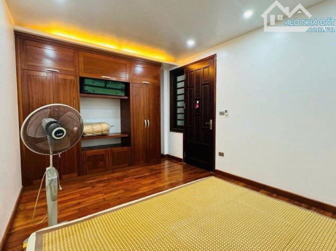 Ô Tô Tránh! Hơn 15 Tỷ- Bán Nhà Hoàng Văn Thái, Thanh Xuân -52x4T-Gara-Phân Lô-16m Ra Phố