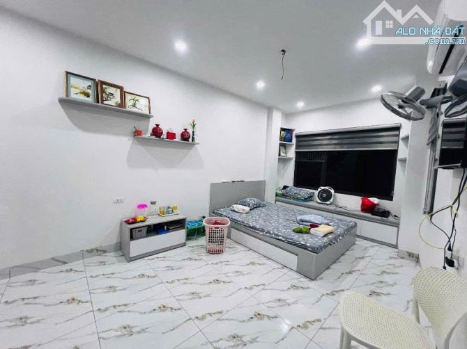 NHÀ MỚI MỸ ĐÌNH – 37M² – 5 TẦNG – LÔ GÓC 2 MẶT NGÕ – VÀI BƯỚC RA Ô TÔ – GIÁ 8.5 TỶ - 4