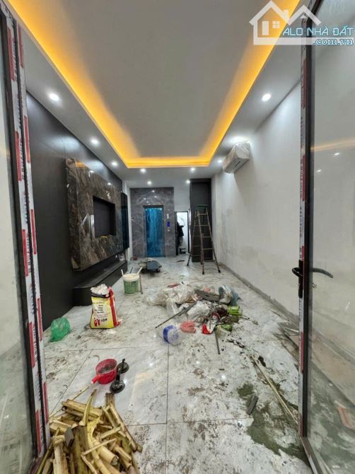 LÁNG TRUNG - NGÕ THÔNG - KINH DOANH - THANG MÁY 39m2 5 tầng mt 3.7m Giá 10.3 tỷ - 4