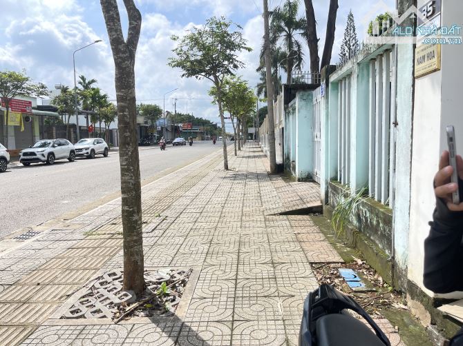 Một lô đất mặt tiền kinh doanh được các ngành nghề dt 350 m 7x50 có sẵn nhà cấp 4 - 5