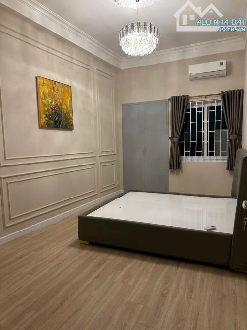 Nhà Mới - Góc 2MT - HXH đường Tôn Thất Tùng, Q.1 - 4m x 25m (Nở hậu) - 4 Tầng - 23 Tỷ - 5