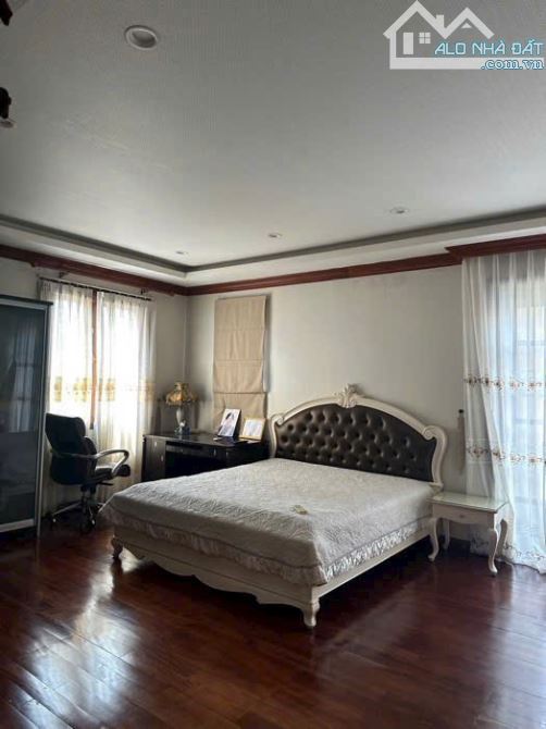 Biệt thự ngang khủng 25M sát bến du thuyền Q2 – view triệu đô Landmark – giảm sâu 37 tỷ!!! - 5