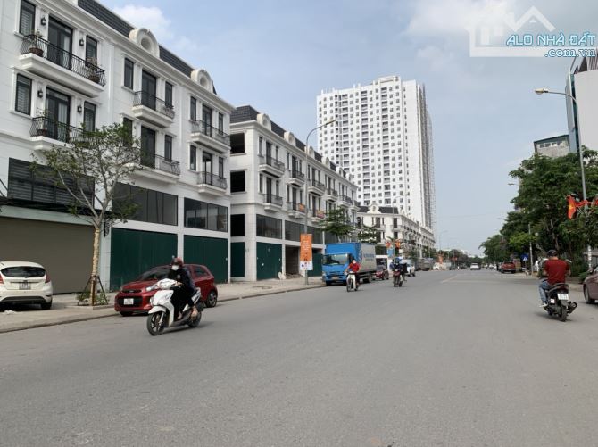 Bán 85m đất mặt phố Thành Trung, Trâu Quỳ, vị trí đắc địa nhất Gia Lâm, trục chính nối Vin - 5
