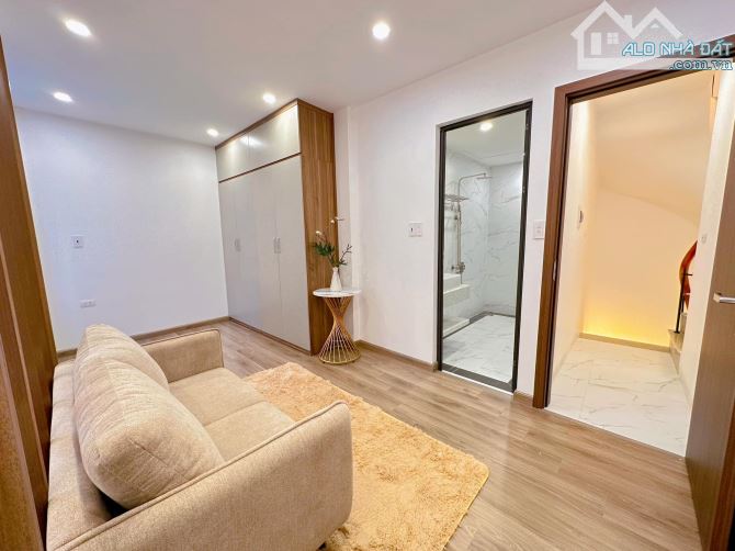 Bán gấp Nhà Cầu Giấy 70M lô góc cách phố 20M ô tô chỉ 15.2 tỷ - 6