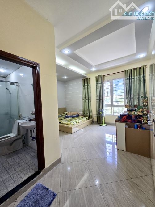HIẾM 2 MẶT TIỀN MAN THIỆN & D2 – HẦM + 4 TẦNG – DIỆN TÍCH 104M2 – HƠN 400M2 SÀN – NGANG 5M - 6
