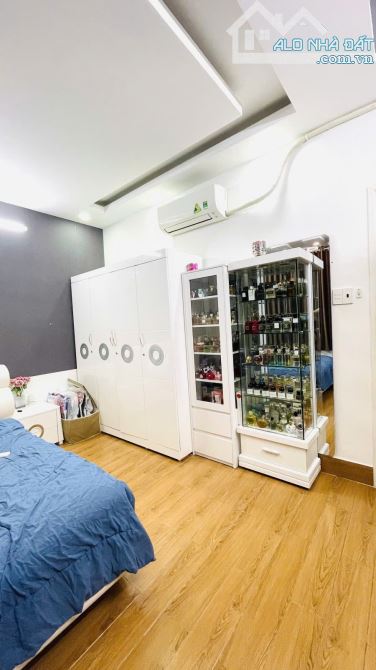 GẤP BÁN GIẢM 1,2 TỶ - PHƯỜNG 5, PHÚ NHUẬN – HẺM Ô TÔ - FULL NỘI THẤT CAO CẤP - 5