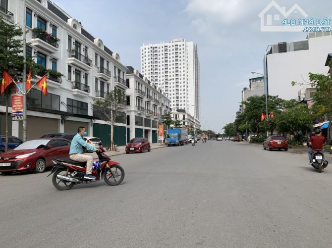 Bán 85m đất mặt phố Thành Trung, Trâu Quỳ, vị trí đắc địa nhất Gia Lâm, trục chính nối Vin - 6