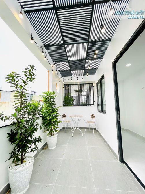 Bán nhà gần trường học Tân Sơn, hẻm 1 căn ra mặt tiền, nhà 5 tầng, ngang 5m, 6 tỷ + - 6