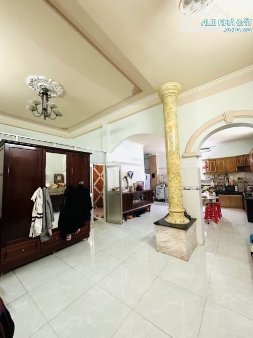 Bán Biệt Thự Hương Lộ 3, 140m2, ngang 7x20m, 3 tầng, đường nhựa ÔTÔ 8m, kế bên EON Tân Phú - 6