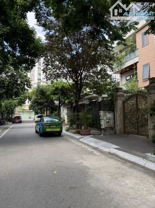 Bán BT Tây Nam Linh Đàm - Gần chung cư , KD đẹp - 180m2 -45,8tỷ - 7
