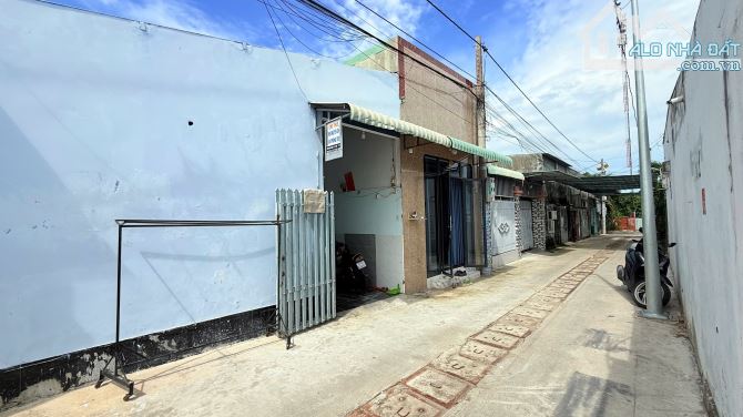 Nhà Ở & Dãy Trọ Đi Bộ Ra Chợ Xã Long Điền- TP Hồ Chí Minh Diện tích: 10x22 (225m2-150m thổ - 7