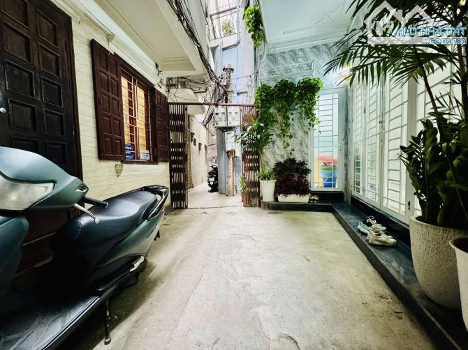 TRẦN ĐẠI NGHĨA, QUẬN HAI BÀ TRƯNG, 23M2,5 TẦNG, GẦN PHỐ, KINH DOANH. - 8