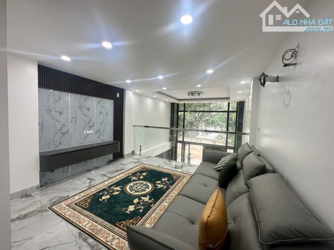 🏡 Siêu phẩm 8 tầng – Thang máy – Full nội thất sang xịn – gara 2 ô tô thoải mái. DT 45m2 - 8