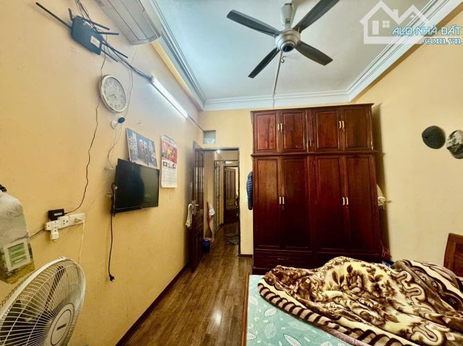 Bán nhà Trần Quốc Hoàn Cầu Giấy. Sổ vuông 35m, 5 tầng MT3m5 Giá 13.5 tỷ Ngõ ô tô tránh - 9