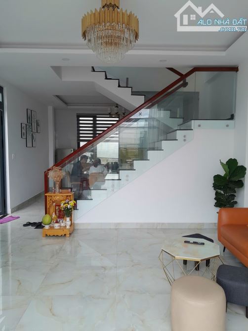 CẦN BÁN CĂN NHÀ MẶT TIỀN ĐƯỜNG TẠI P8 TP ĐÀ LẠT - 9