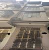 Bán nhà Trần Quốc Hoàn Cầu Giấy. Sổ vuông 35m, 5 tầng MT3m5 Giá 13.5 tỷ Ngõ ô tô tránh