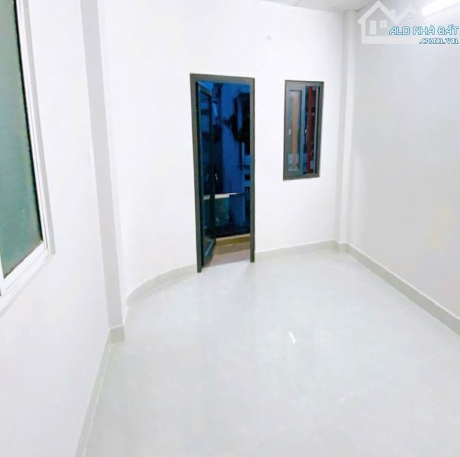 Bán nhà Quận 10, hẻm Ô tô Cách Mạng Tháng Tám, DT 3.9 x 10.96 m, 8,9 tỷ