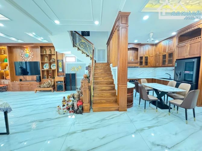 Bán Biệt Thự mặt tiền đường số 10 HIỆP BÌNH CHÁNH THỦ ĐỨC DT: 120m2 Giá 16.6 Tỷ