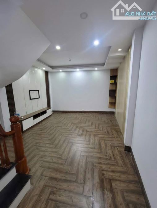 GIÁ CHUNG CƯ - NHÀ MẶT DẤT - NHÀ MỚI CONG - DÂN XÂY - CẦU CỐC - DT40 - 6.6 TỶ