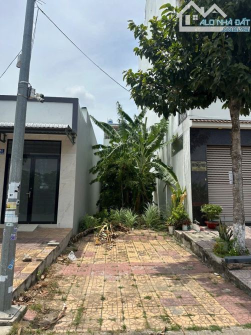 Bán đất thổ cư Hưng Phú qua cầu 26/3, trục Trần Văn Trà, 92m2, Đông Nam, sổ hồng, lộ 30m