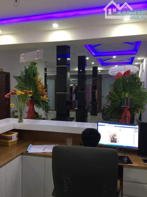 Khách Sạn Ngang 10,4m, Kế Bên Cao Đẳng Giao Thông Quận 12, Thu nhập ổn