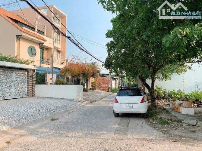 Bán Nhà 2 tầng giáp Cầu Sắt đường VƯỜN LÀI, P.AN PHÚ ĐÔNG, Q12, dt 215m² giá 9,3 tỷ
