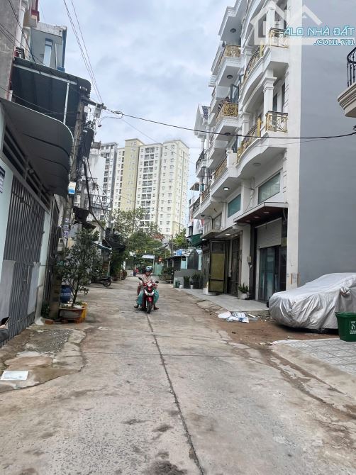 Nhà trệt 3 lầu HXH  Trần Thị Hè cách MT Nguyễn Ánh Thủ 400m, DT 5x20m giá 9,7 tỷ TL