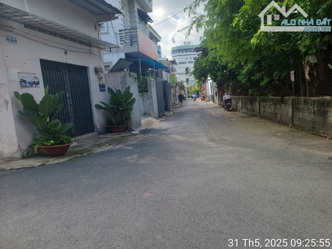 Bán nhà phố hẻm đường Linh Trung p Linh Trung Tp Thủ Đức