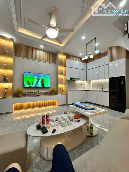 BÁN NHÀ KHUYẾN LƯƠNG, DT 35M x 5 TẦNG, GIÁ CHƯA ĐẾN 6 TỶ, VỊ TRÍ SIÊU ĐẸP