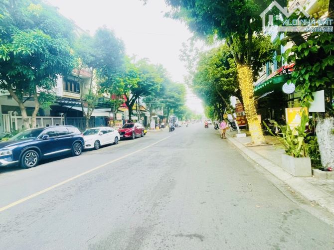 Bân Lô Góc Mặt Tiền Nguyễn Đức Trung - Nhà 3 Tầng - 133m2 - MT 9m2 - Cho Thuê 30Trieu .