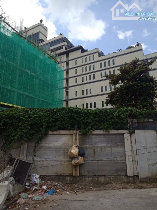 BÁN GẤP LÔ ĐẤT PHÂN LÔ ĐỒNG ME- MỄ TRÌ, DT 140M, MT 10M, LÔ GÓC HAI MẶT ĐƯỜNG 12M+ VỈA HÈ