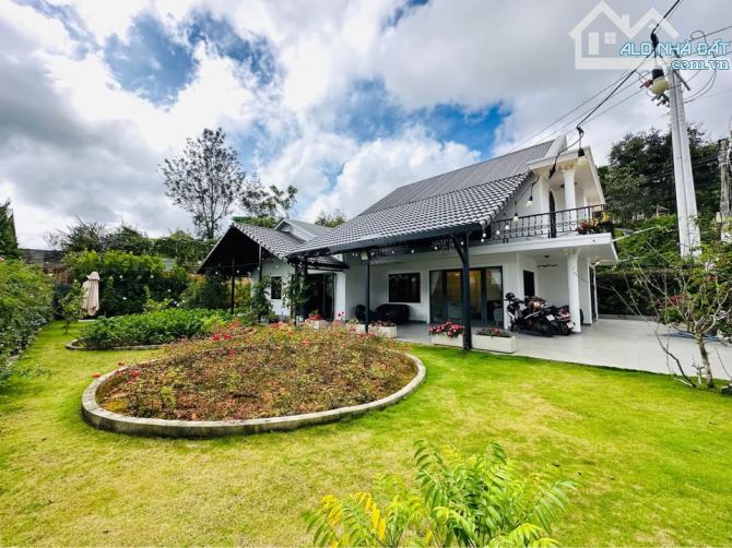 Bán villa sân vườn siêu đẹp góc 2 mặt tiền An Bình trung tâm Đà Lạt giá tốt