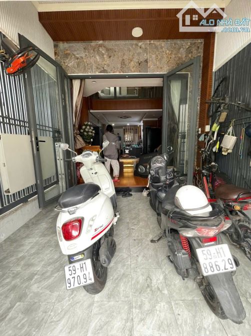 Bán Nhà Lô Góc 2 Mặt Tiền Quận 11 giá rẻ