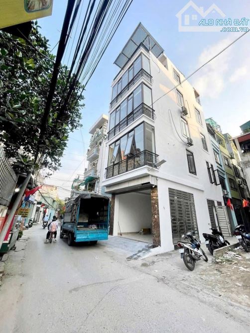 Bán Nhà Thạch Bàn 55m2-hơn 11 tỷ-5 tầng-Mt 4.6m-LÔ GÓC-Ô TÔ TRÁNH-KINH DOANH-FULL NỘI THẤT