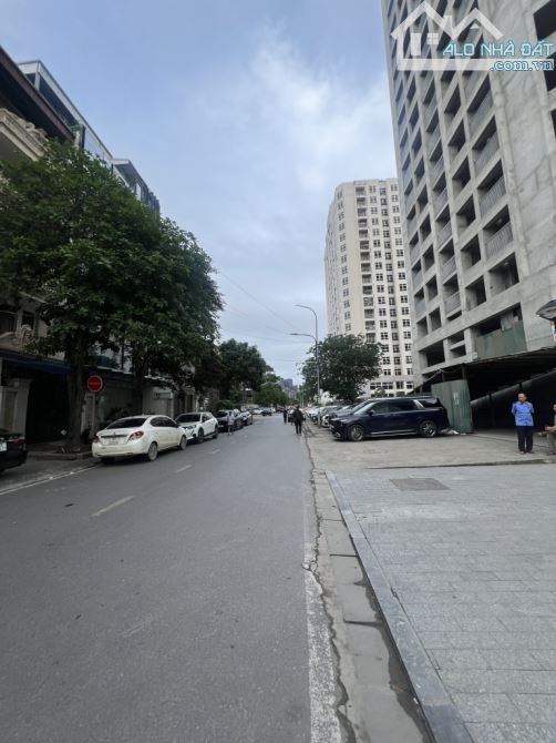 LẠC LONG QUÂN - MẶT NGÕ VIP HƠN MẶT PHỐ, THIẾT KẾ SANG TRỌNG, THANG MÁY NHẬP KHẨU!