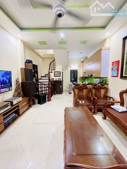 Mặt ngõ Xã Đàn, ngõ 3 gác thông thoáng, nông, gần ô tô, DT 45m2*5T, MT4,2m, 10,5 tỷ