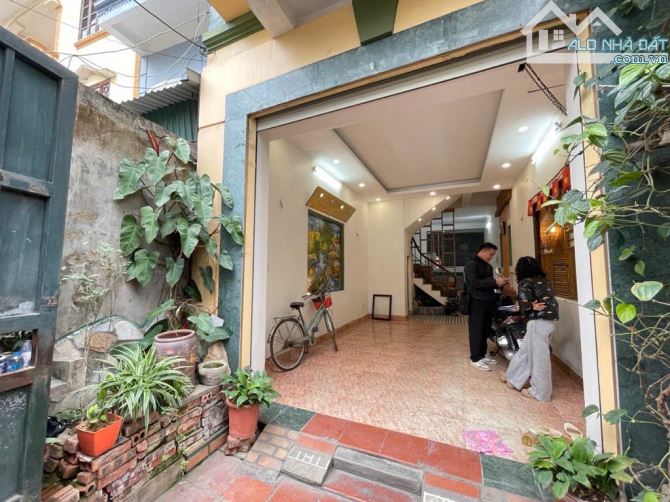 BÁN NHÀ GIA QUẤT – Ô TÔ TRÁNH – DÂN XÂY - Ở NGAY – 70M2 CHỈ 14,1TỶ