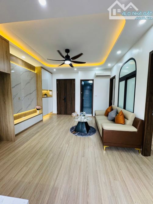 Bán căn hộ sổ đỏ hàng hiếm tòa CT1, chung cư Vĩnh Hoàng, Đền Lừ, 64m2, 3 ngủ, giá 4 tỷ