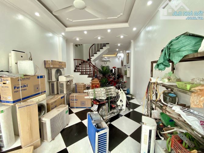 TRUNG TÂM QUẬN ỦY HOÀNG MAI, 52M,5T,MT4M, 12 TỶ, Ô TÔ ĐỖ CỬA, KINH DOANH, NHÀ ĐẸP